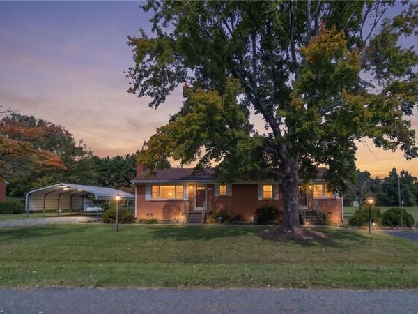 553 E Ridge Avenue , Liberty, NC 27298