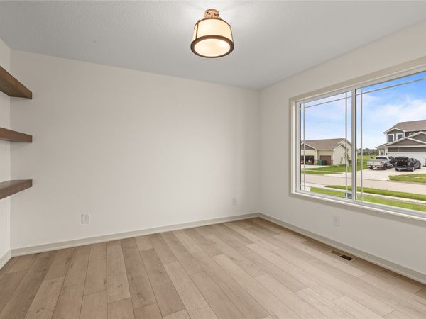 407 NE Madison Avenue, Elkhart, IA 50073