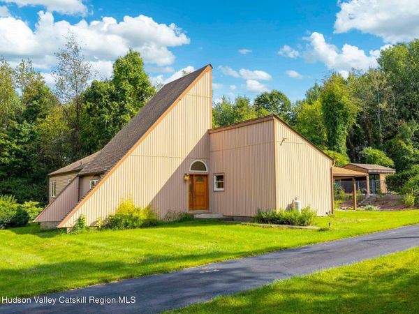 33 Reservoir Road, Marlboro, NY 12542