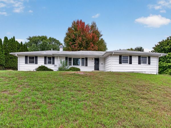 3500 W 89th Street, Bloomington, MN 55431