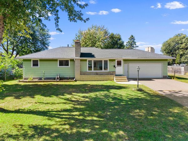 7001 Grimes Avenue N, Brooklyn Center, MN 55429