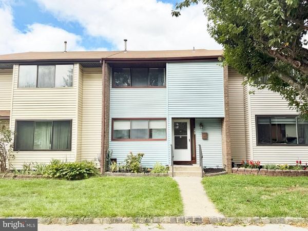 447 LIVINGSTON DRIVE, EAST WINDSOR TWP, NJ 08520