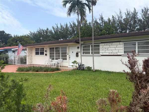 1051 W 47th St , Unit 1051, Hialeah, FL 33012