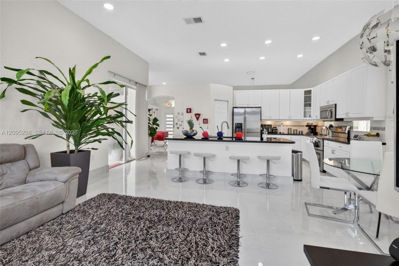 19367 NW 23rd St , Pembroke Pines, FL 33029 Photo