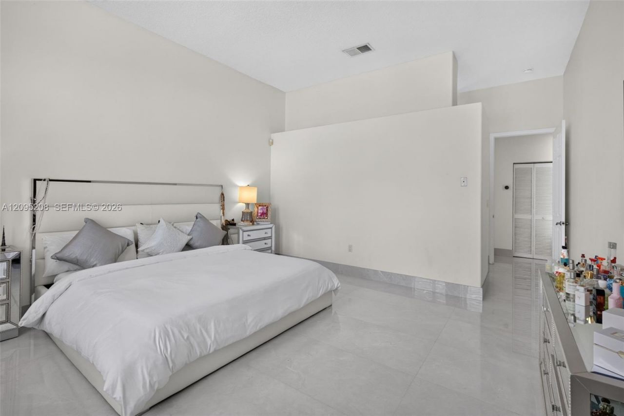 19367 NW 23rd St , Pembroke Pines, FL 33029 Photo