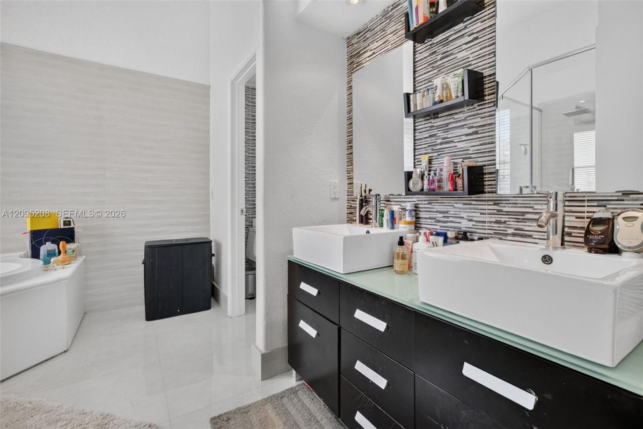 19367 NW 23rd St , Pembroke Pines, FL 33029 Photo