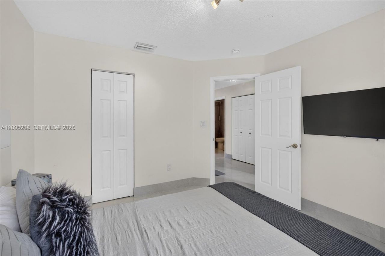19367 NW 23rd St , Pembroke Pines, FL 33029 Photo