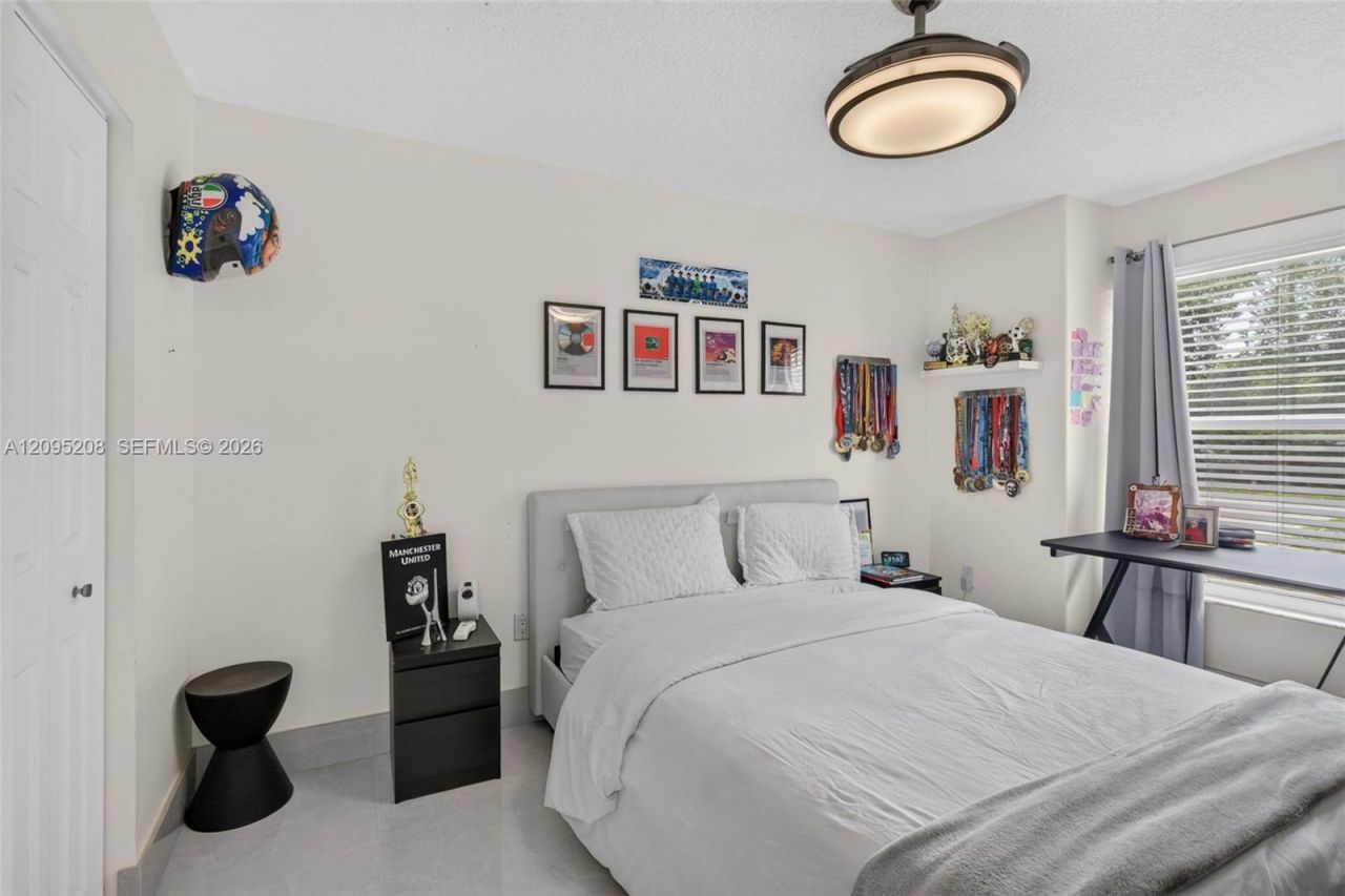 19367 NW 23rd St , Pembroke Pines, FL 33029 Photo
