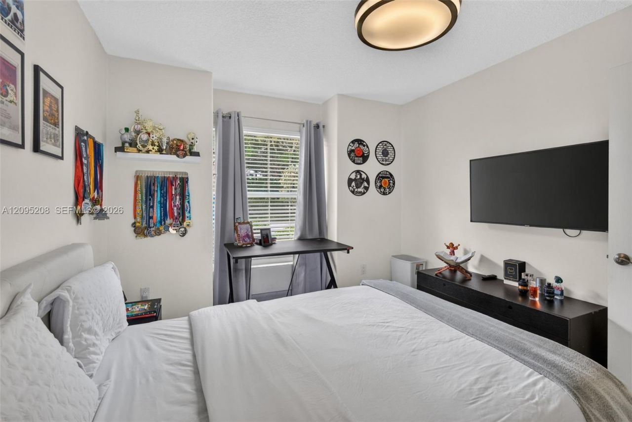 19367 NW 23rd St , Pembroke Pines, FL 33029 Photo