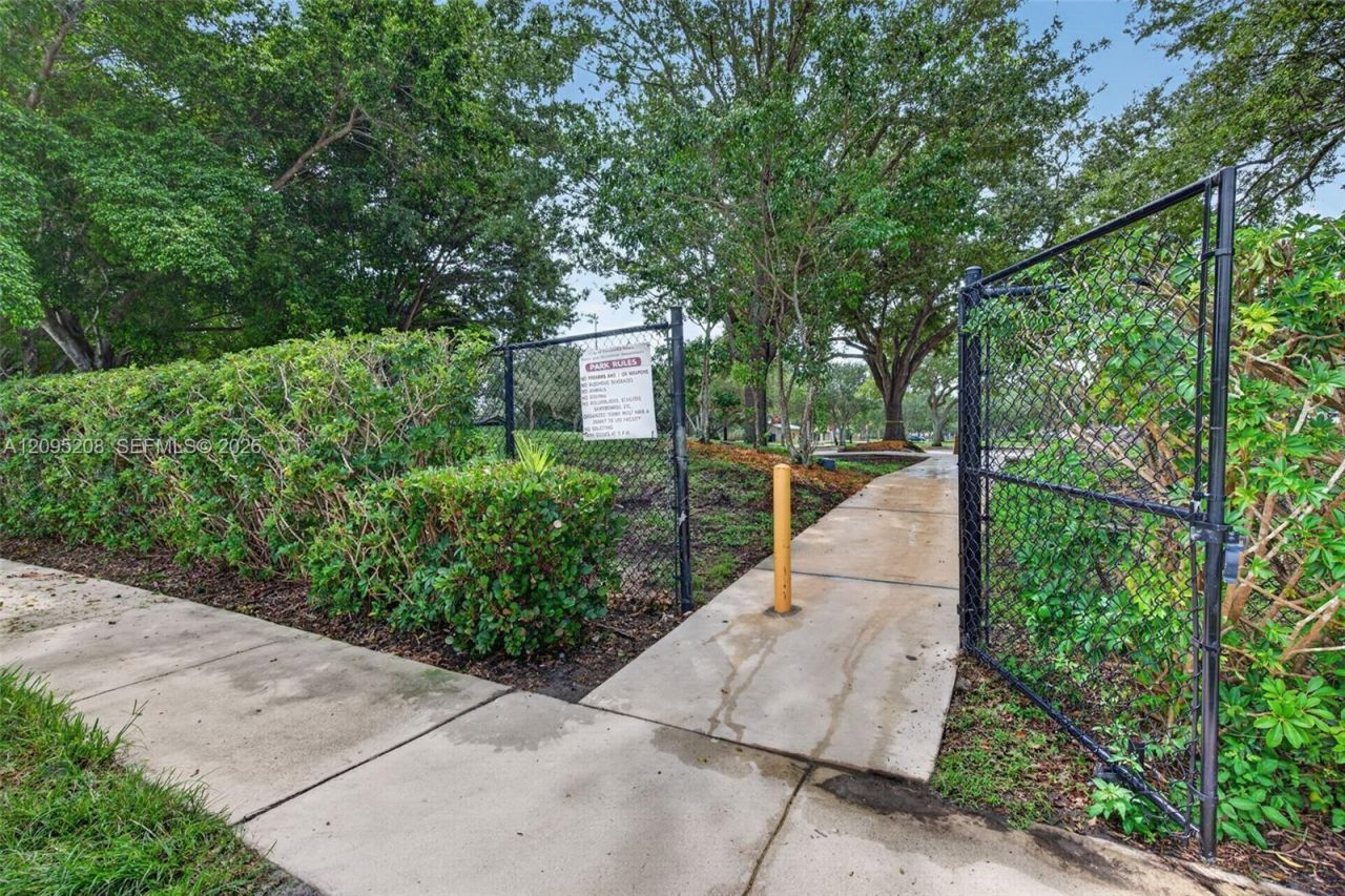 19367 NW 23rd St , Pembroke Pines, FL 33029 Photo