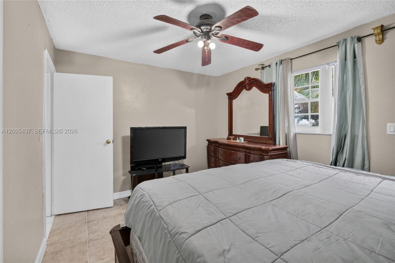 8508 Long Acre Dr , Miramar, FL 33025 Photo