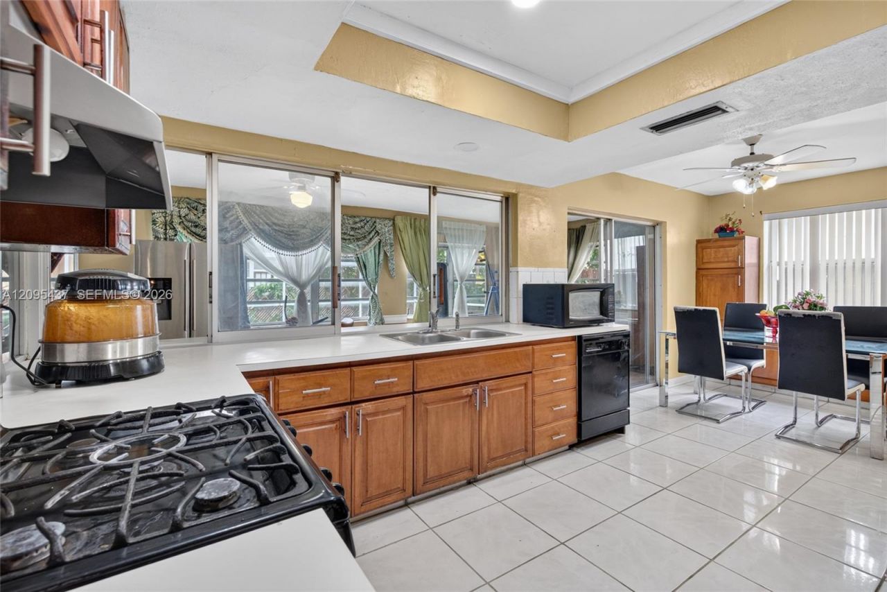 8508 Long Acre Dr , Miramar, FL 33025 Photo