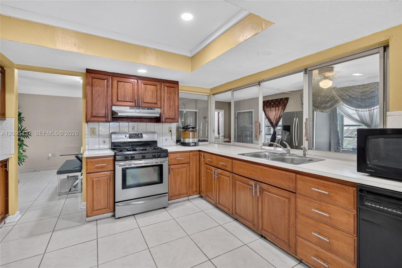 8508 Long Acre Dr , Miramar, FL 33025 Photo