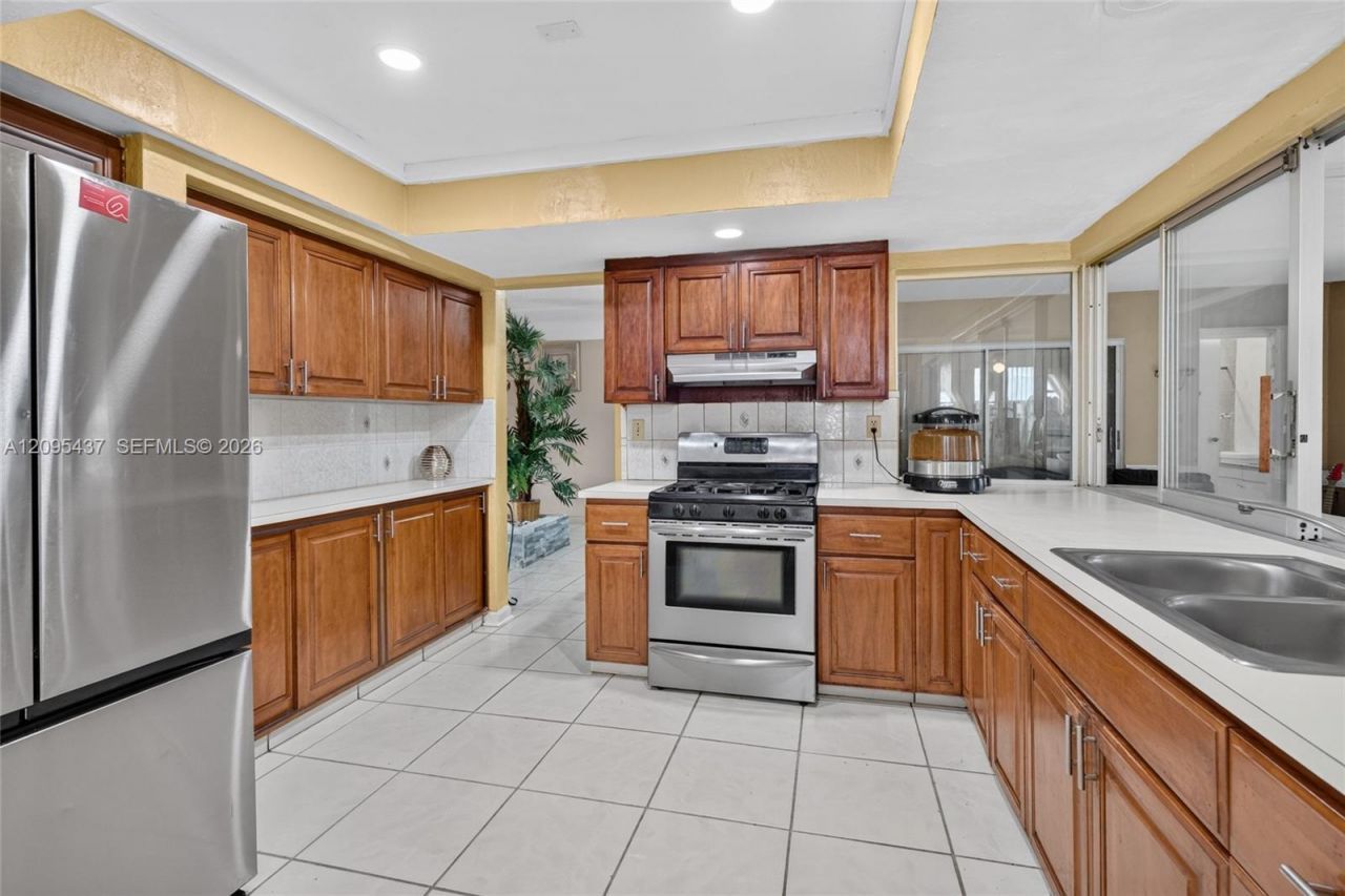 8508 Long Acre Dr , Miramar, FL 33025 Photo