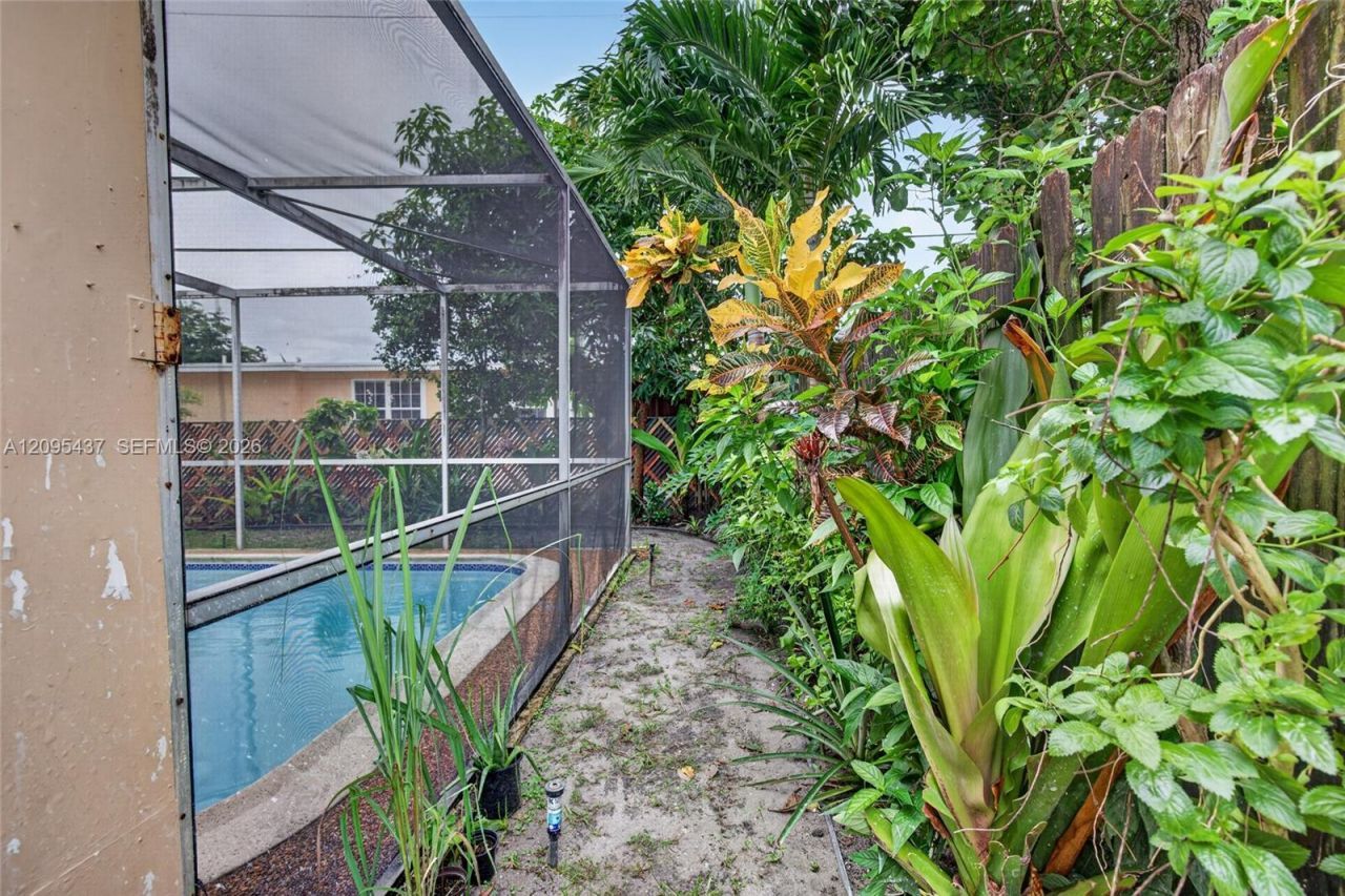 8508 Long Acre Dr , Miramar, FL 33025 Photo