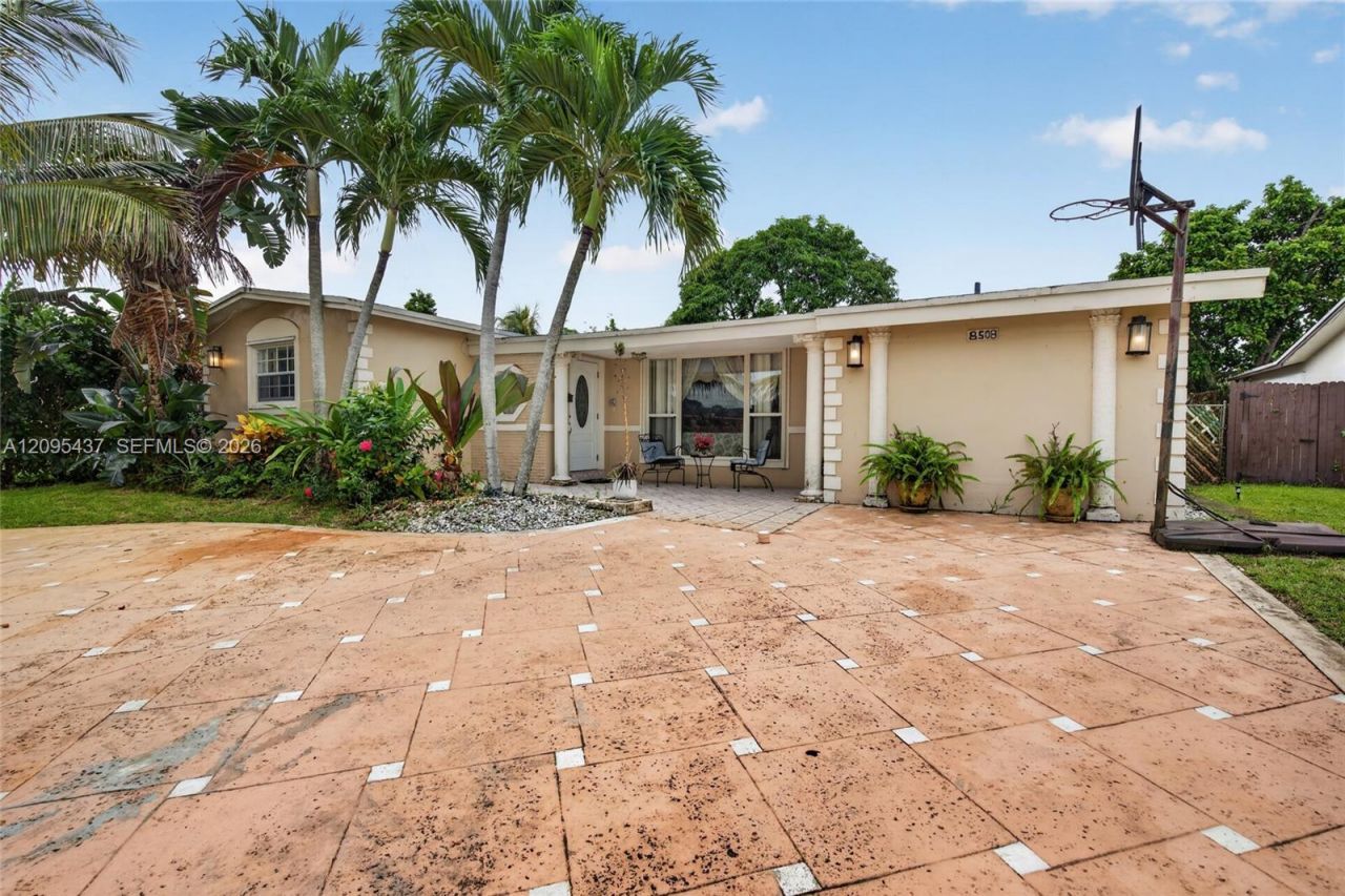 8508 Long Acre Dr , Miramar, FL 33025 Photo