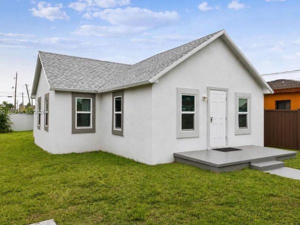 1296 NW 72nd St , Miami, FL 33147