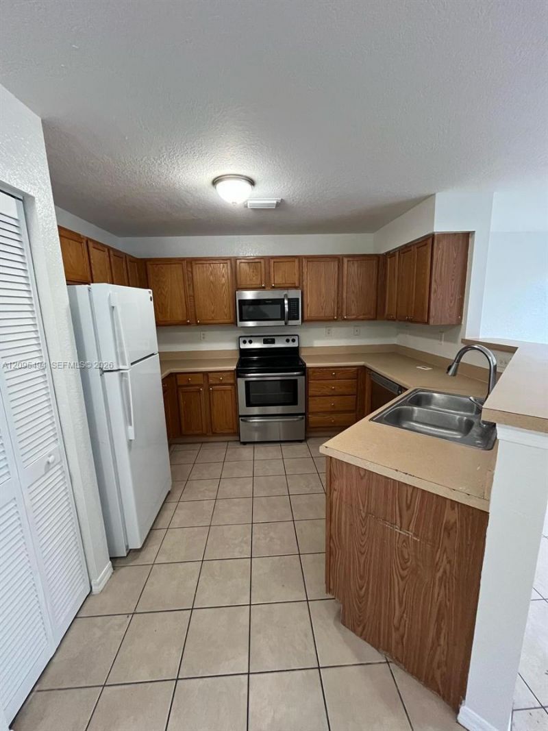 1675 SE 9th Ter , Homestead, FL 33034 Photo