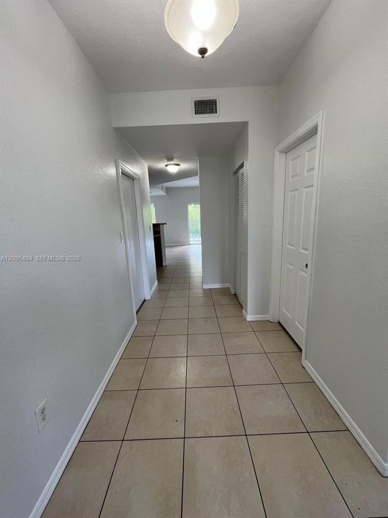 1675 SE 9th Ter , Homestead, FL 33034 Photo