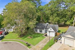 110 Dudley Lane photo 4