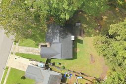 110 Dudley Lane photo 4