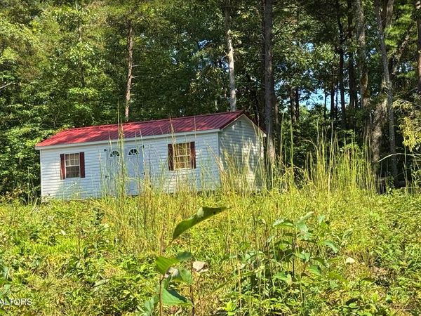 126 Bo'S Way, Deer Lodge, TN 37726