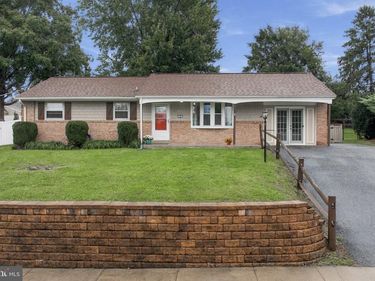 49 S 3RD STREET, AKRON, PA 17501