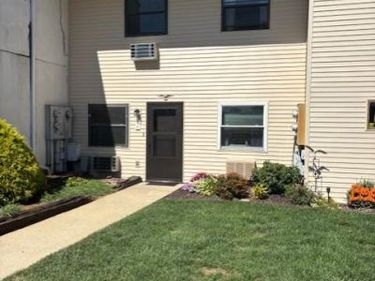 1334 W WYOMISSING COURT, Unit V, WEST LAWN, PA 19609