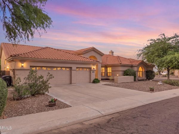 1156 E GRANDVIEW Road, Phoenix, AZ 85022