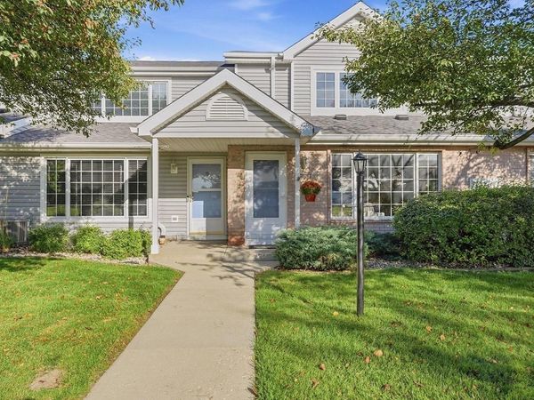 10180 W Whitnall Edge CIRCLE, Unit C, Franklin, WI 53132