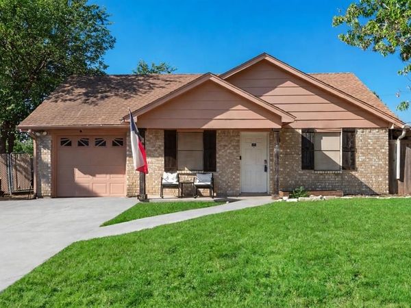 837 Blue Ridge Drive, Burleson, TX 76028