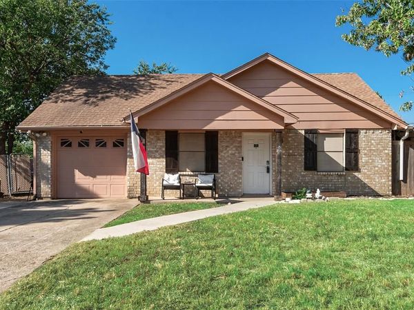 837 Blue Ridge Drive, Burleson, TX 76028