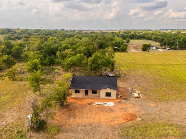 506 F Street , Meridian, TX 76665