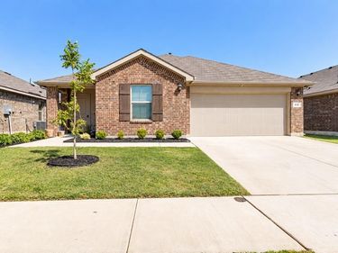 616 Sand Point Drive, Fort Worth, TX 76131