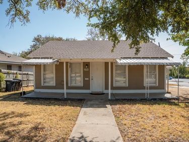 2945 Handley Drive, Fort Worth, TX 76112