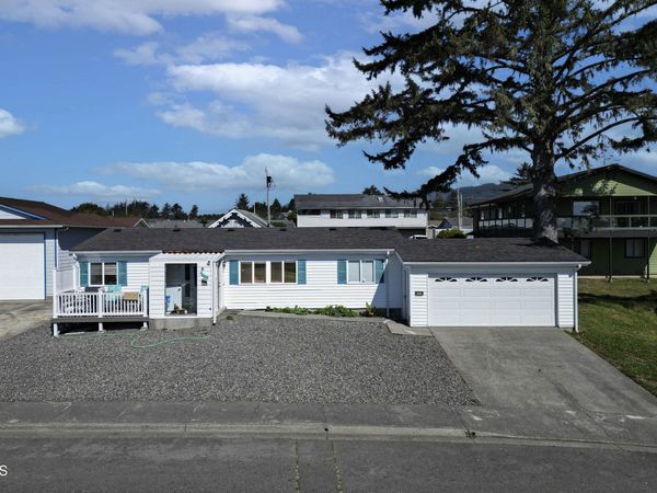 1205 Rowland Lane, Brookings, OR 97415