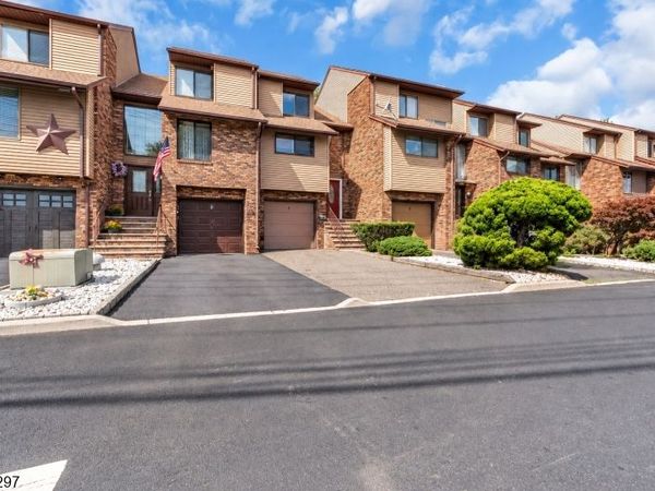 7 Ross Rd, Wallington, NJ 07057