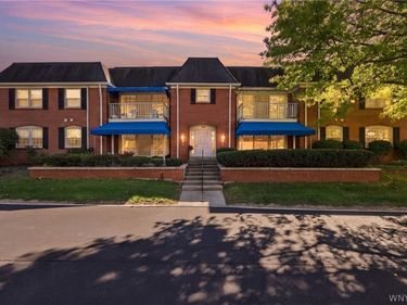 105 Homer Lane, Unit D, Williamsville, NY 14221