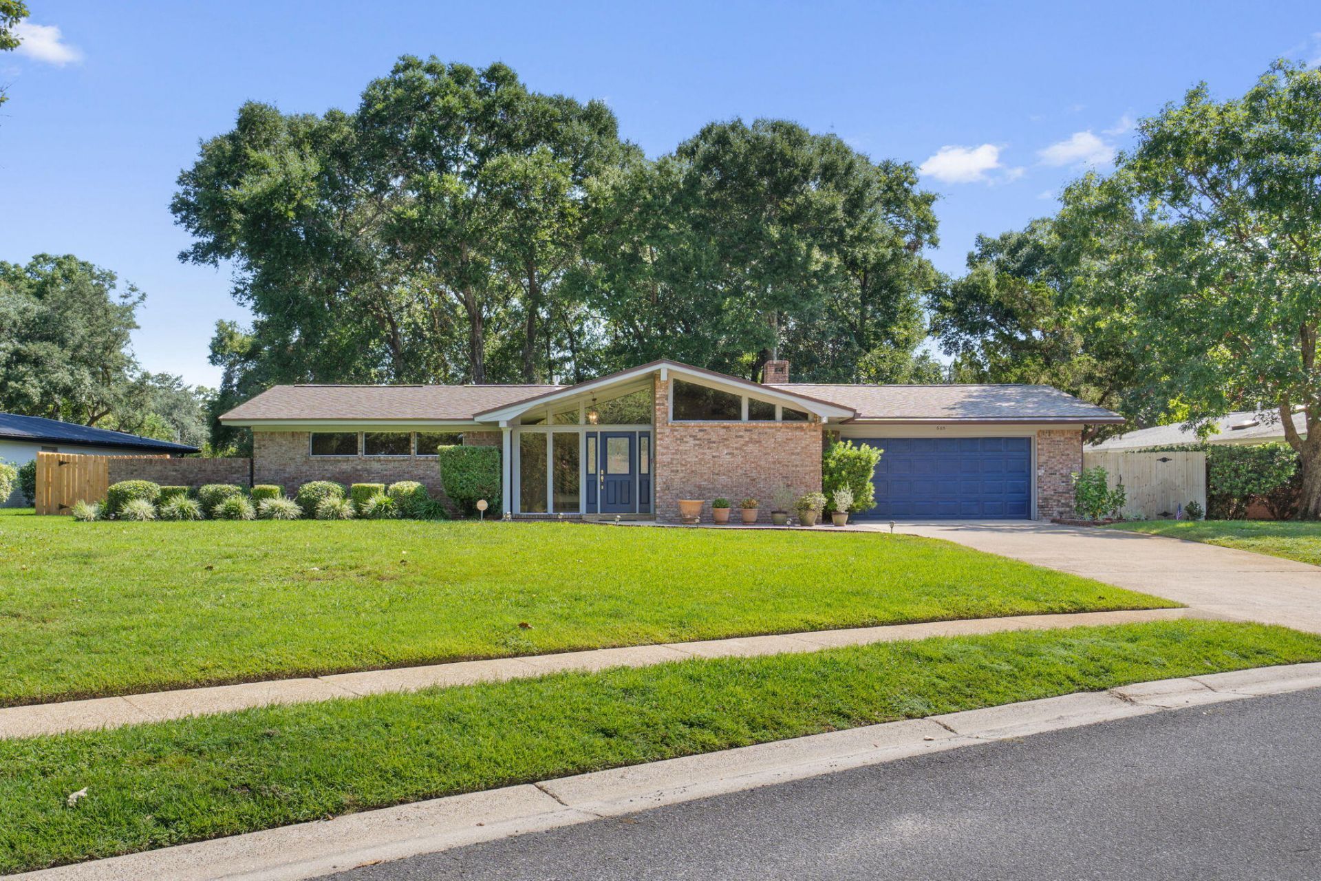 603 Overbrook Drive, Fort Walton Beach, FL 32547 Main Photo