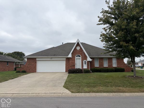 396 Vinewood Drive S, Brownsburg, IN 46112