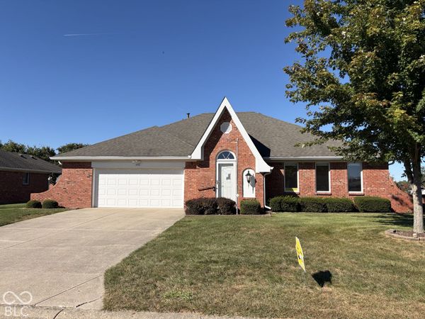 396 Vinewood Drive S, Brownsburg, IN 46112