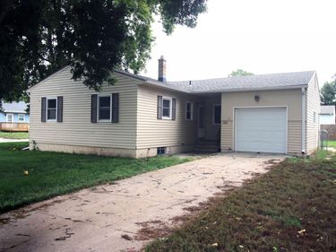 3221 Reed Drive, Bellevue, NE 68005