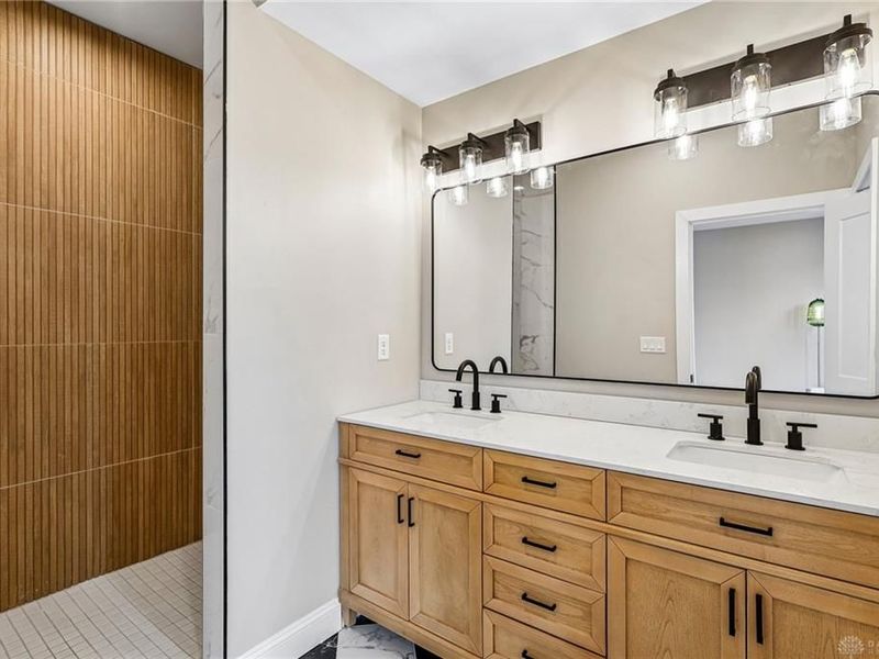 3906 Edwards Road, Unit C, Cincinnati, OH 45209 Photo 5