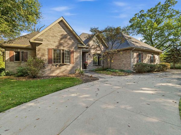 N8026 Oak Ridge Drive, Beaver Dam, WI 53916