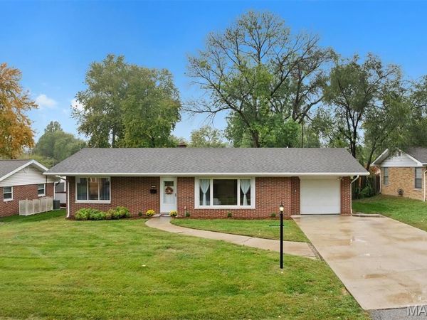 925 Moreland Drive, Belleville, IL 62223