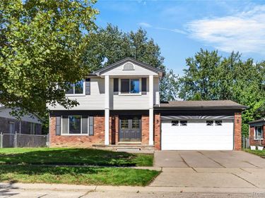 1699 Crestline Drive, Troy, Mi 48083