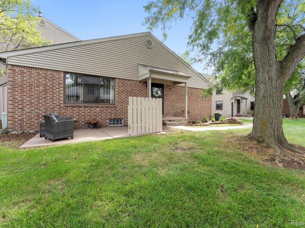 27024 Winchester Street, Unit 11, Brownstown Township, Mi 48183