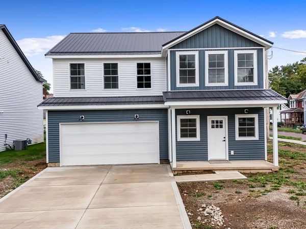 162 W Locust Street , Newark, OH 43055