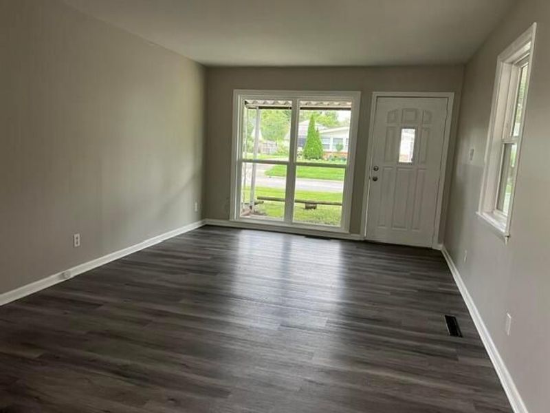 1565 Duffield Drive , Columbus, OH 43227 Photo 3