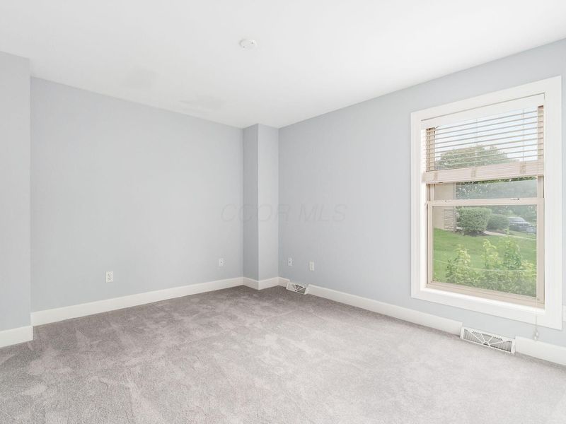 405 Connors Grove , Columbus, OH 43213 Photo 28